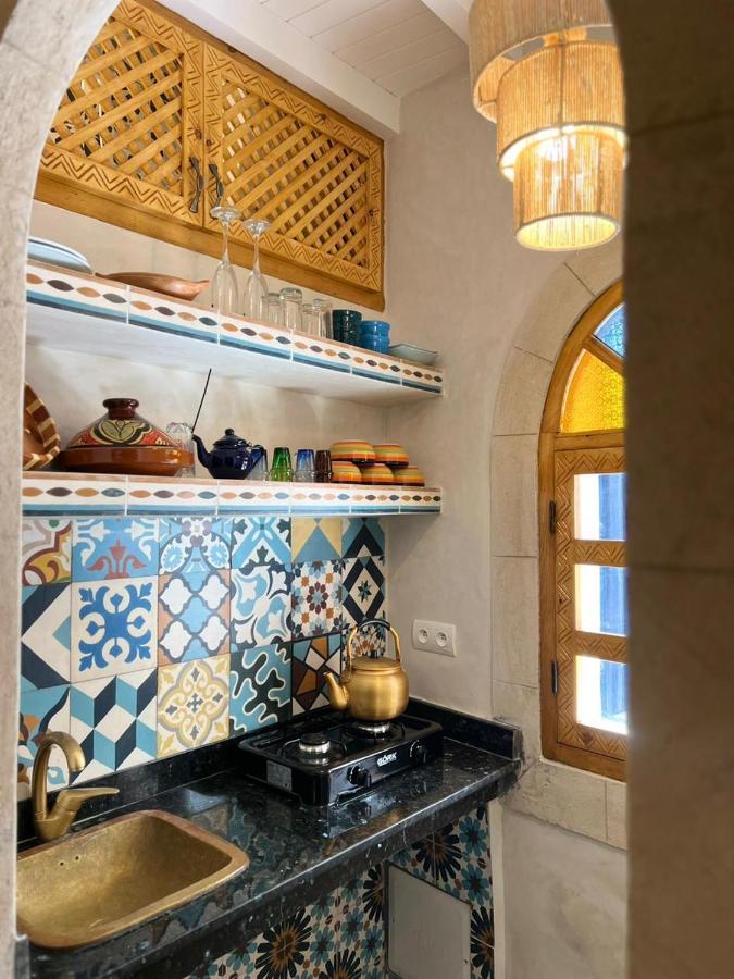 Готель Riad Dar El Hania Ес-Сувейра Екстер'єр фото