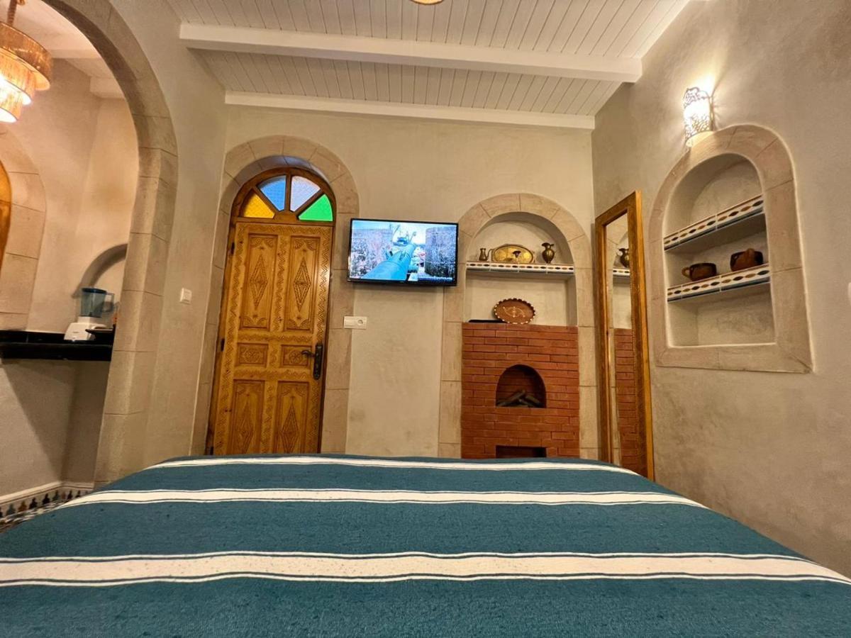 Готель Riad Dar El Hania Ес-Сувейра Екстер'єр фото