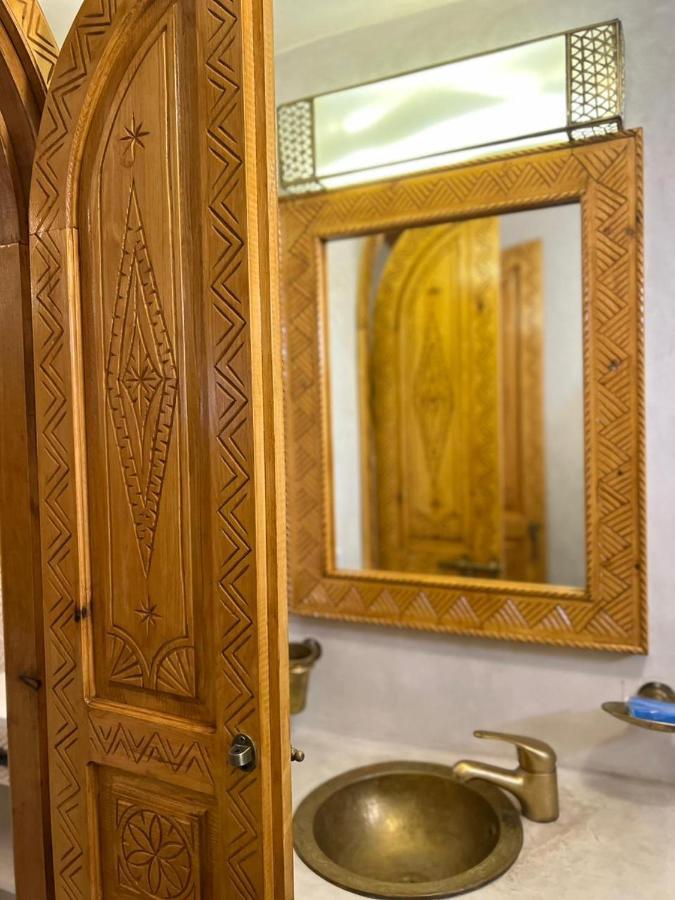 Готель Riad Dar El Hania Ес-Сувейра Екстер'єр фото