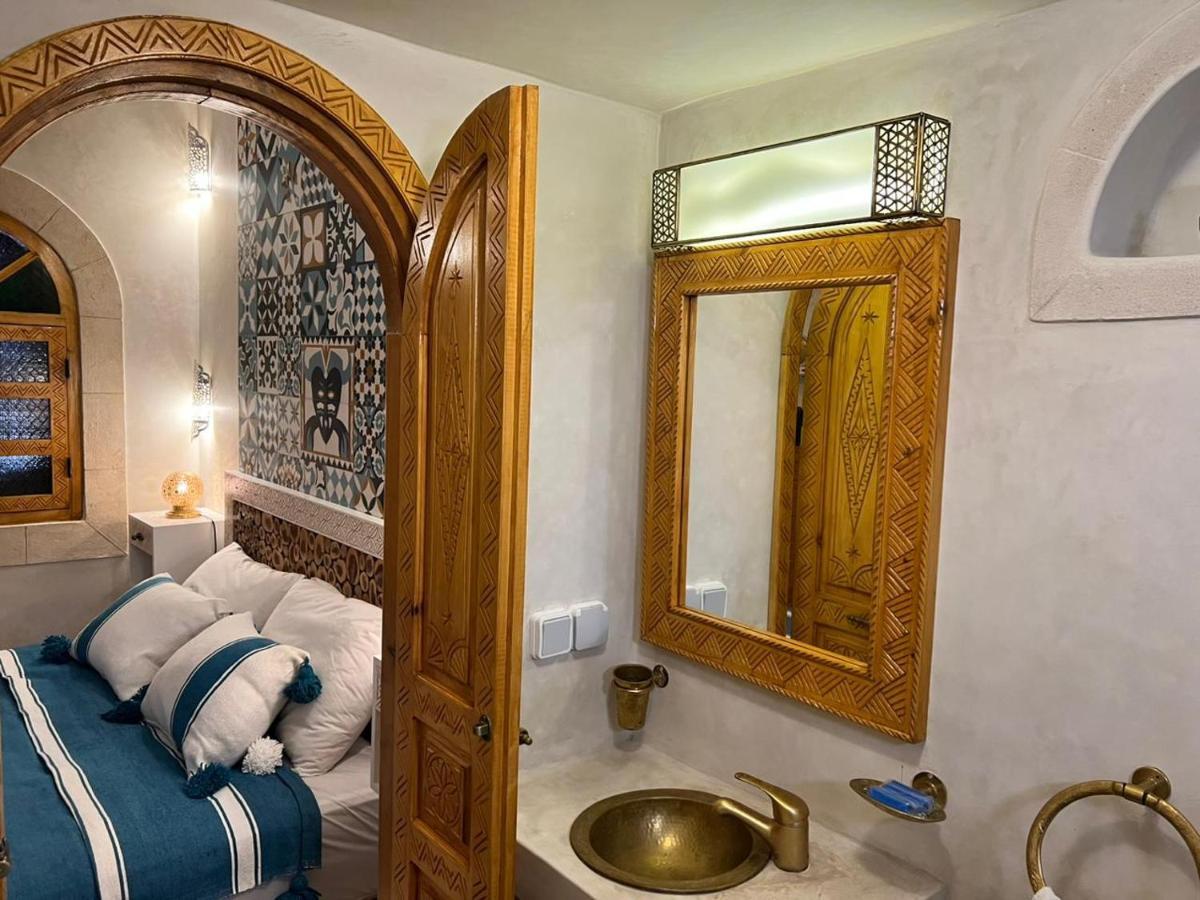 Готель Riad Dar El Hania Ес-Сувейра Екстер'єр фото