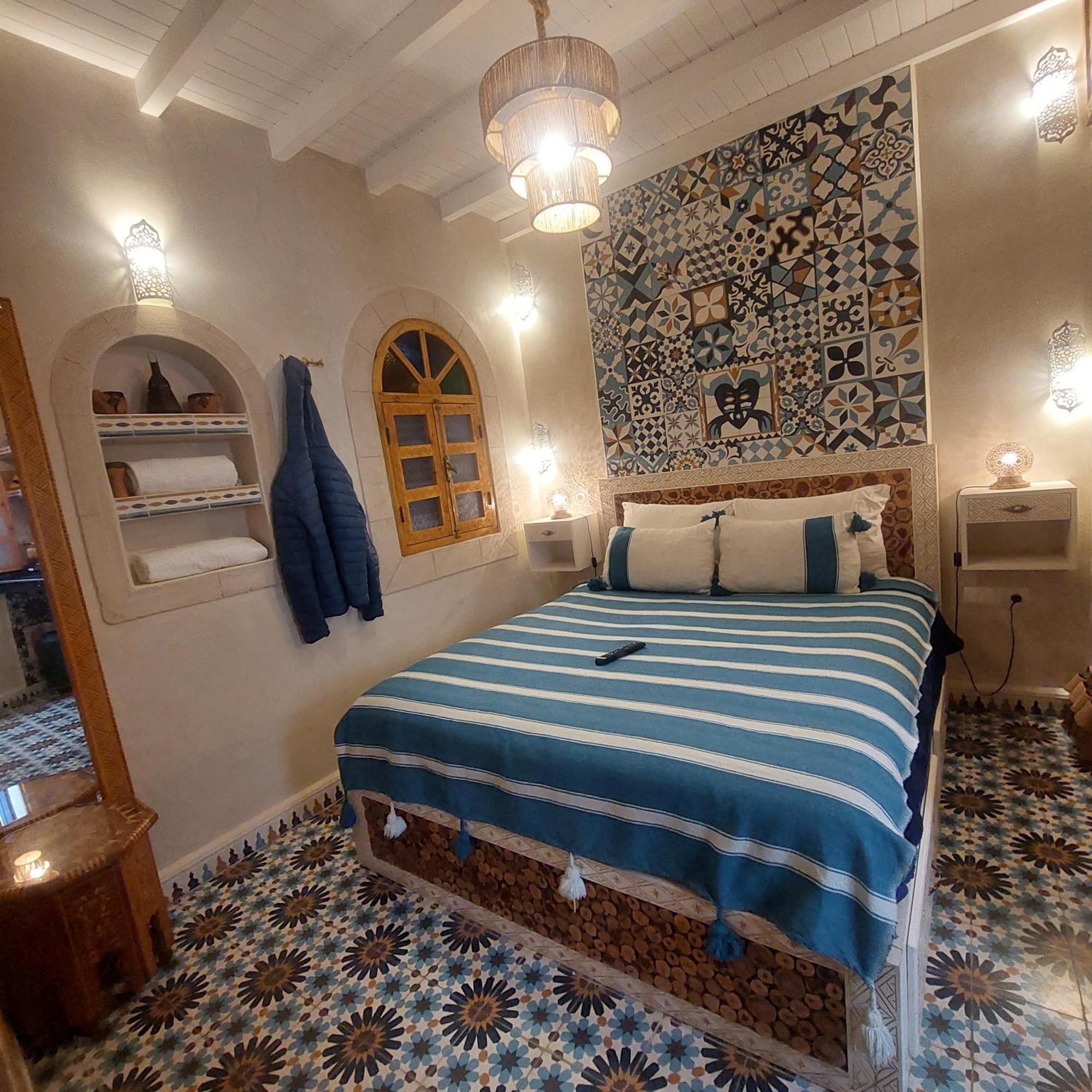 Готель Riad Dar El Hania Ес-Сувейра Екстер'єр фото